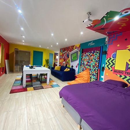 Capsule 90'S - Balneo - Sauna - Flipper - Billard - Netflix - Nintendo Switch & Jeux - มงส์ ภายนอก รูปภาพ