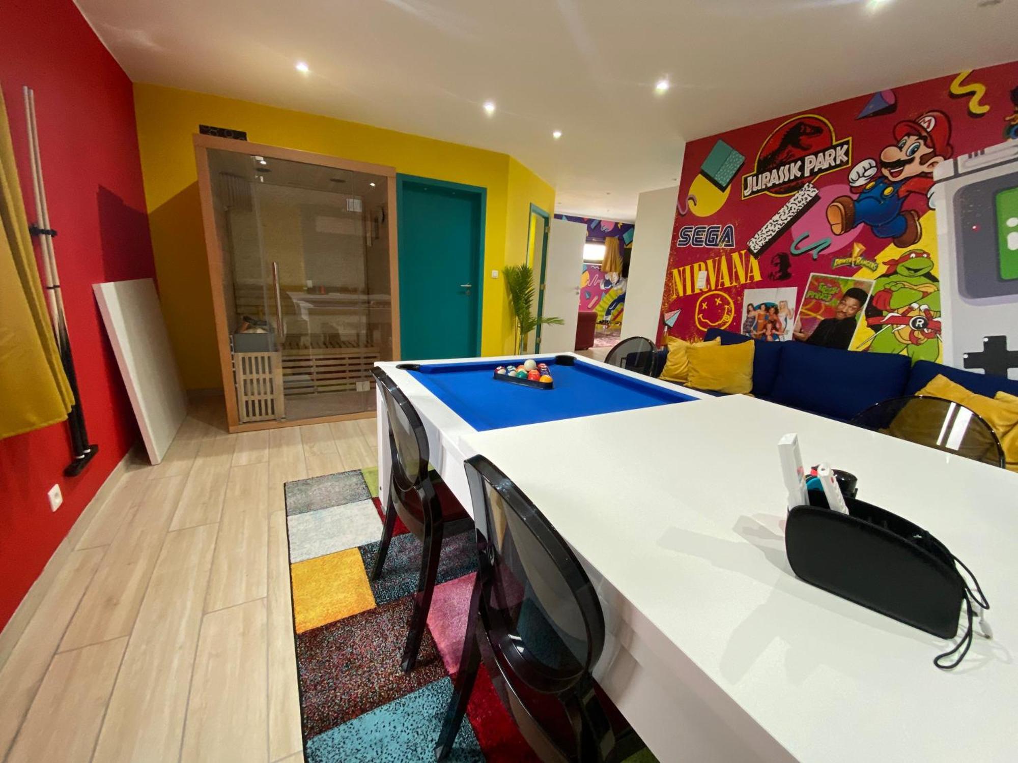 Capsule 90'S - Balneo - Sauna - Flipper - Billard - Netflix - Nintendo Switch & Jeux - มงส์ ภายนอก รูปภาพ